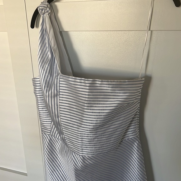 Banana Republic one shoulder fully lined Dress - Picture 2 of 9